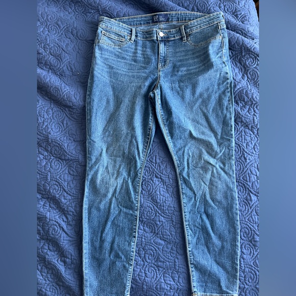 Gap Jeggings size 14/32.  Excellent condition.  Like new.  Ankle length. - Picture 5 of 5